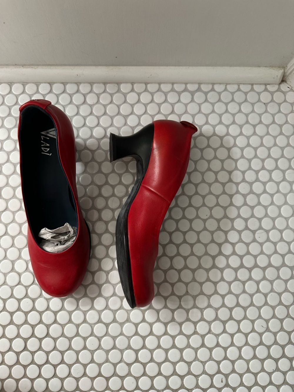 Italian Red Women's Round-Toe Heels 👠 - Picture 3 of 8
